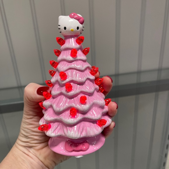 Christmas Valentine Hello Kitty Red Pink lightup Ceramic Christmas Tree 5.8” NWT - Picture 4 of 4